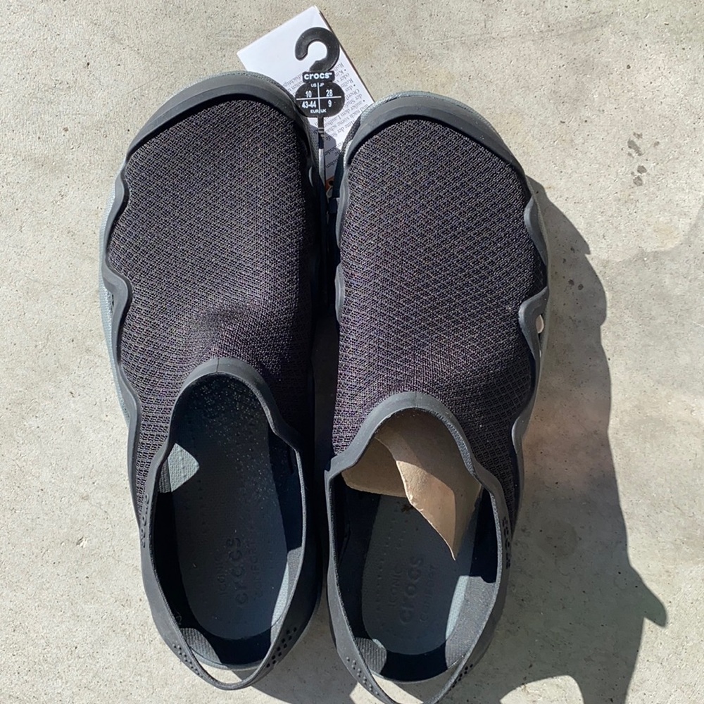 Men’s crocs water shoes